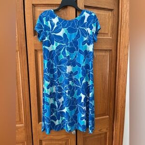 Elegant Blue Floral Midi Dress